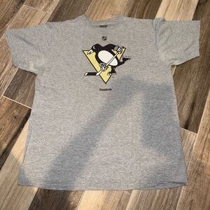 Pittsburgh Penguins Gray Graphic T-Shirt L